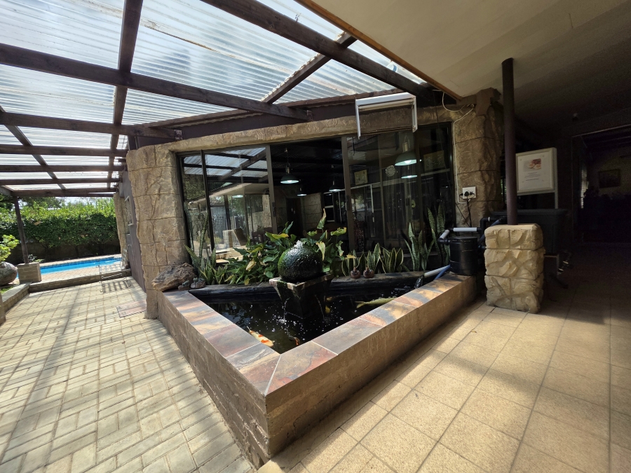 7 Bedroom Property for Sale in Jim Fouchepark Free State